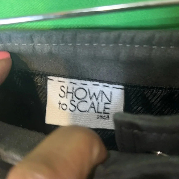 Shown to Scale Skirt size Small - Picture 4 of 4